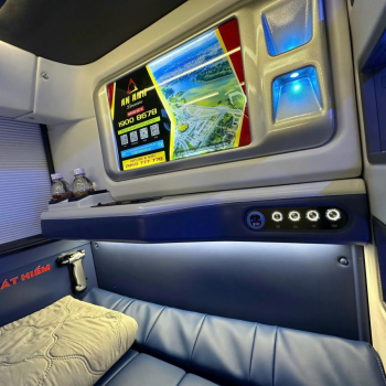 Xe 24 Cabin
